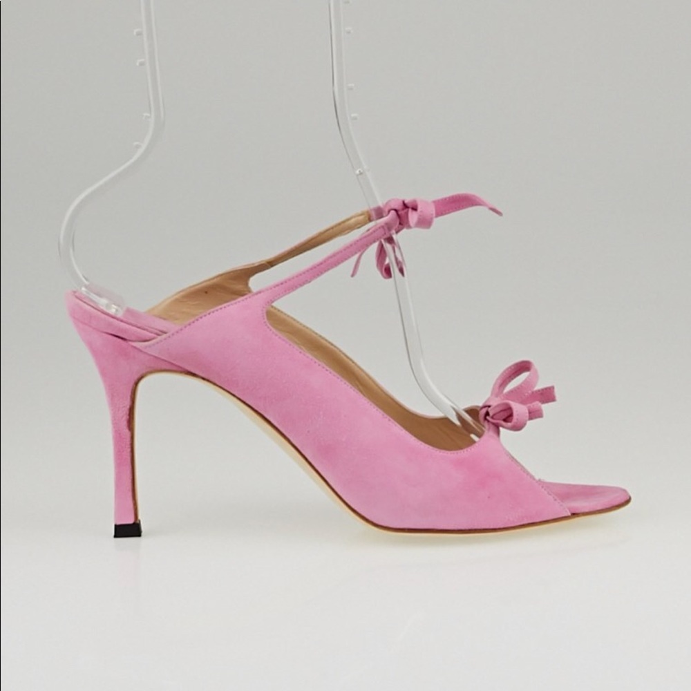 MANOLO BLAHNIK Pink Suede Claudia Open-Toe Sandals